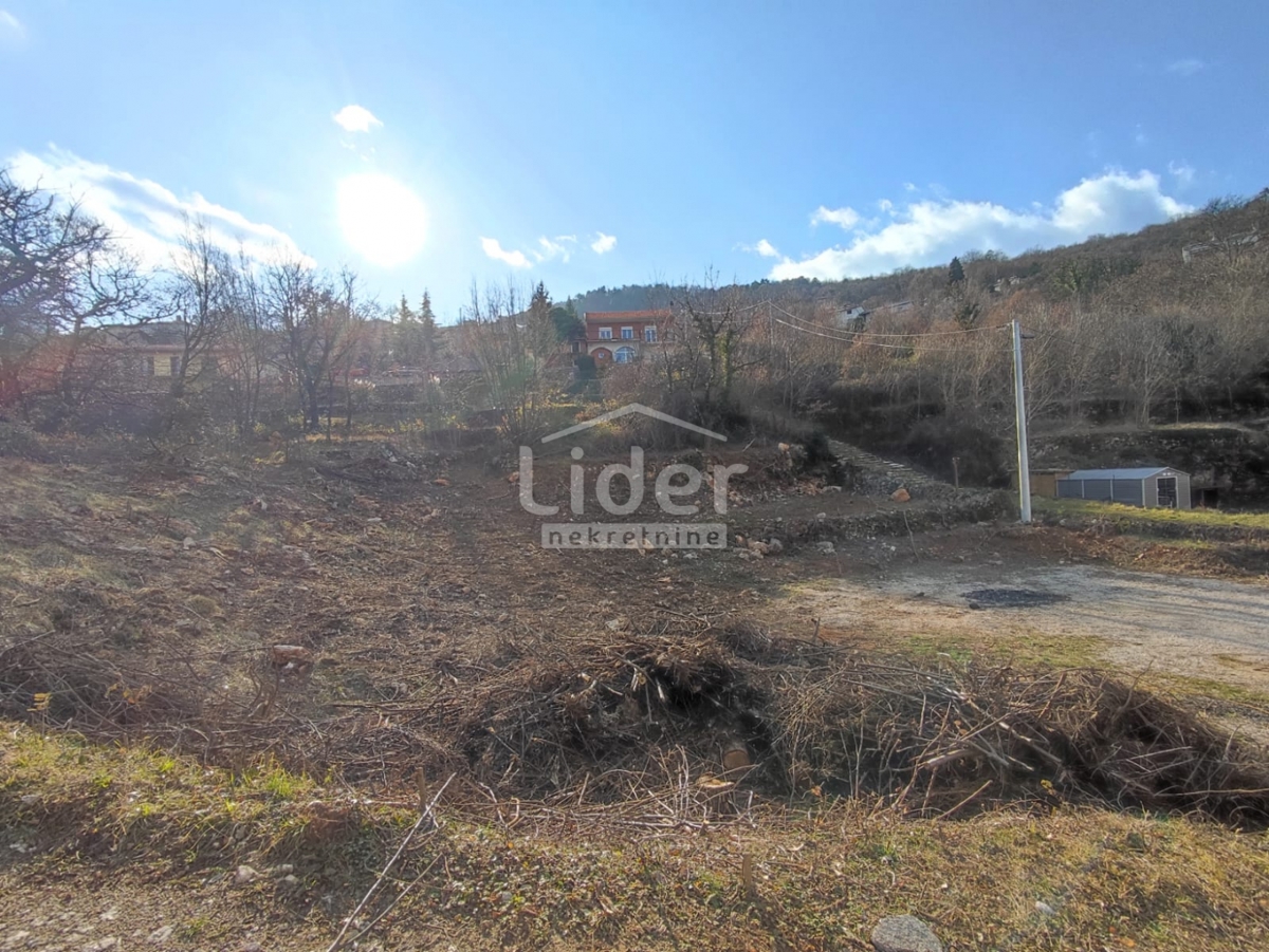 Zemljišče Lovran, 1417m2