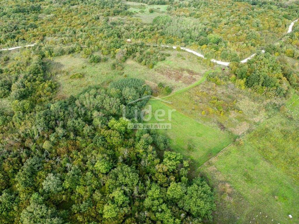 Zemljišče Kirmenjak, 4527m2