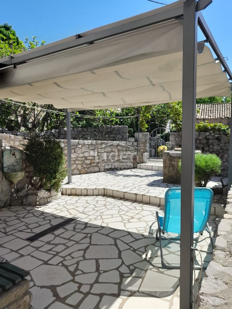 KLENOVICA (HINTERLAND) House in a quiet environment