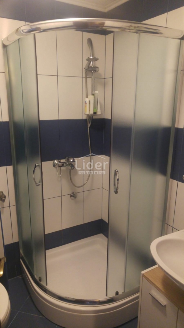 KLENOVICA (HINTERLAND) House in a quiet environment