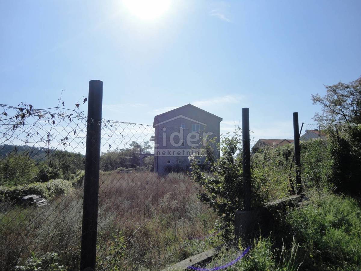 Zemljišče Drenova, 1658m2