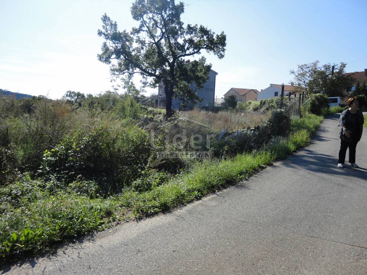 Zemljišče Drenova, 1658m2