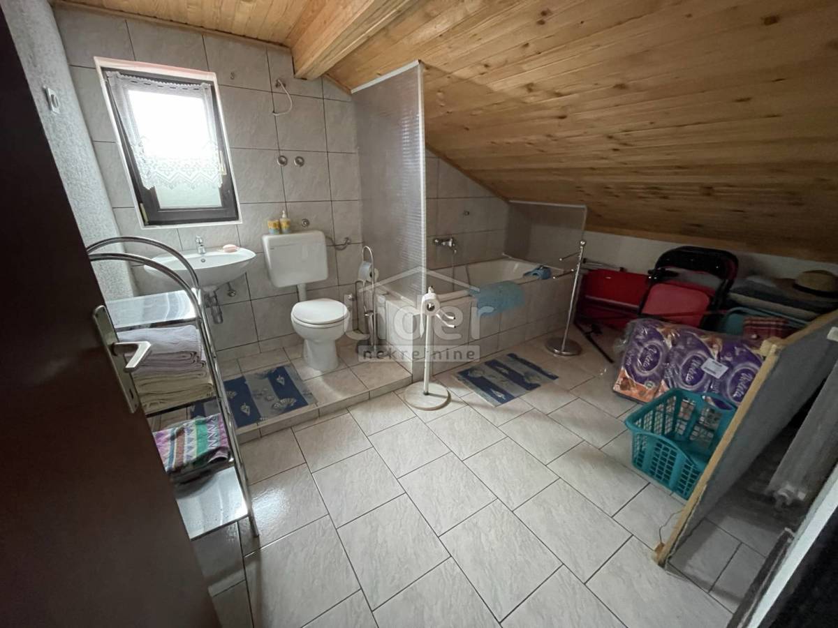 Hiša Malinska, 300m2