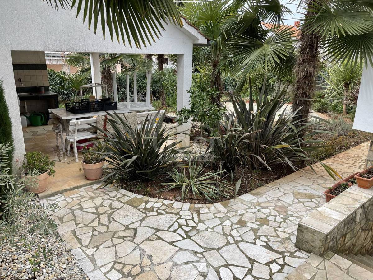 Hiša Malinska, 300m2