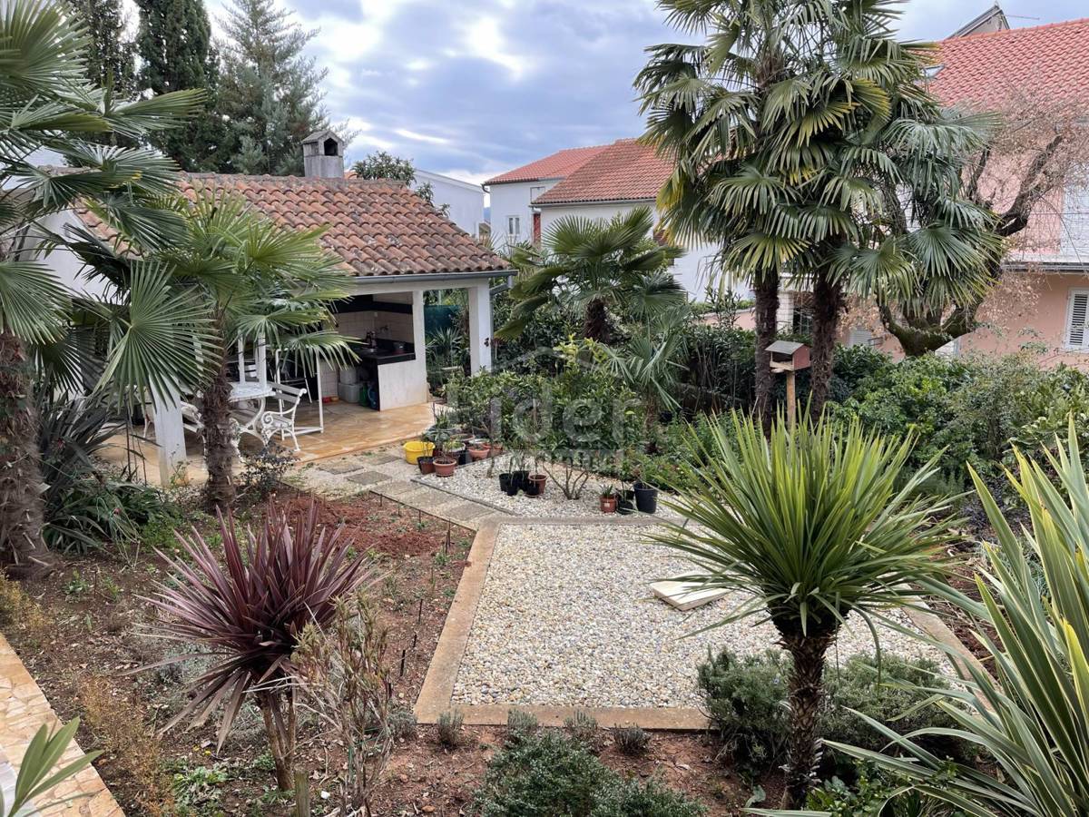 Hiša Malinska, 300m2