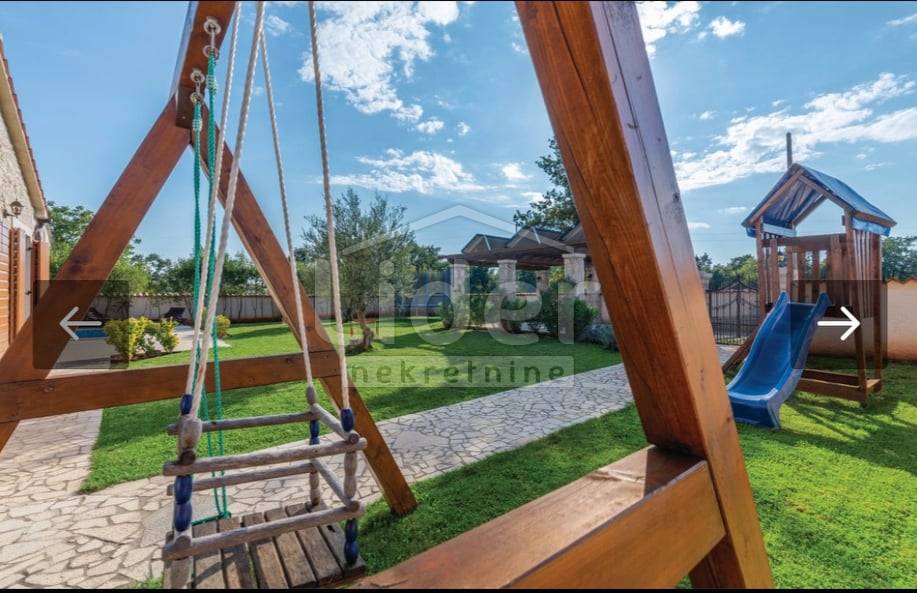 Hiša Juršići, 240m2