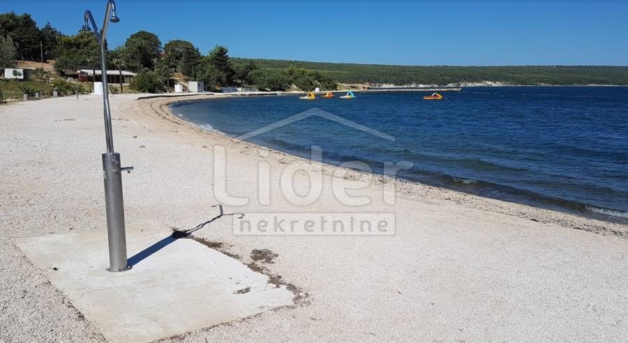 Hiša Gornji Karin, 200m2