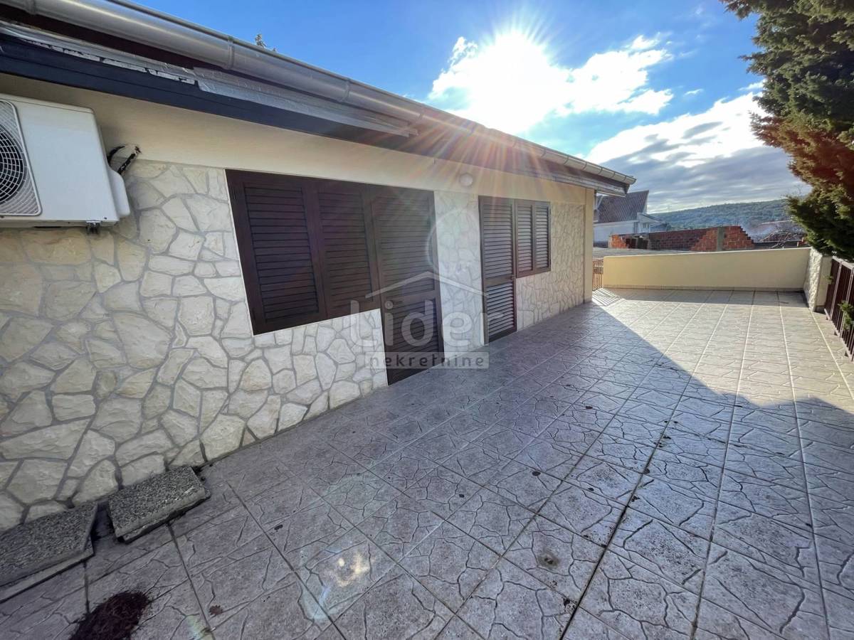 Hiša Gornji Karin, 200m2