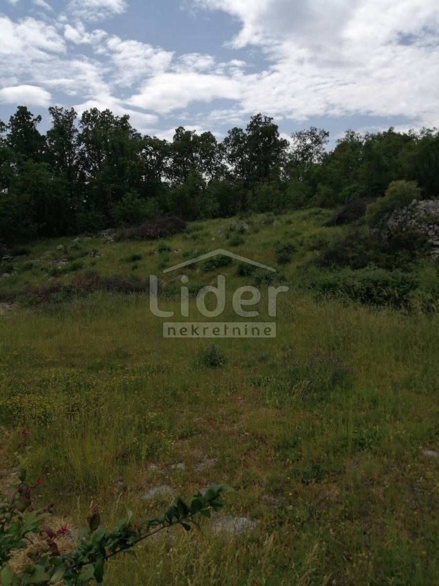 Zemljišče Marinići, 1710m2