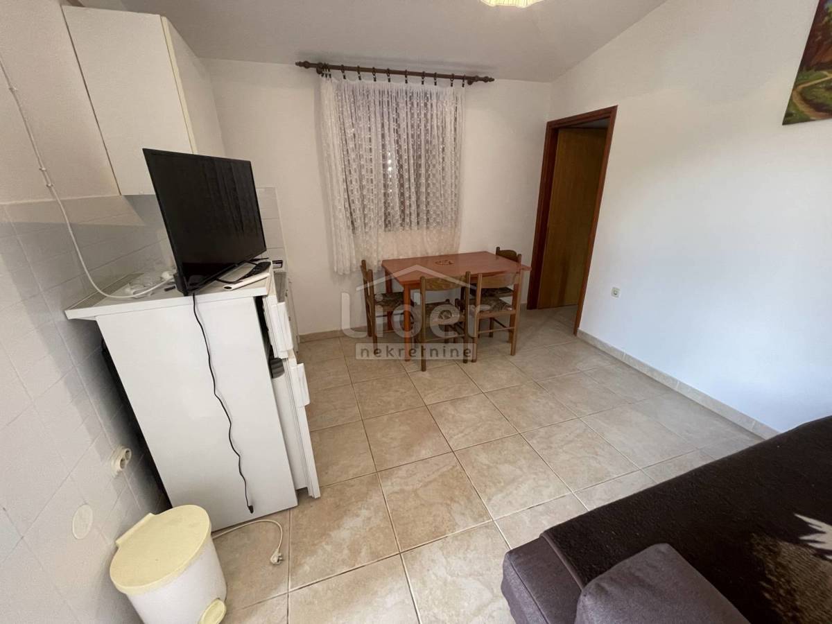 Hiša Donji Karin, 180m2