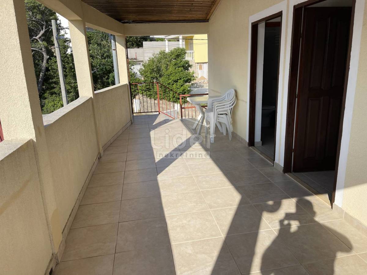 Hiša Donji Karin, 180m2