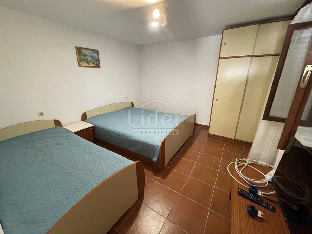 Hiša Donji Karin, 180m2