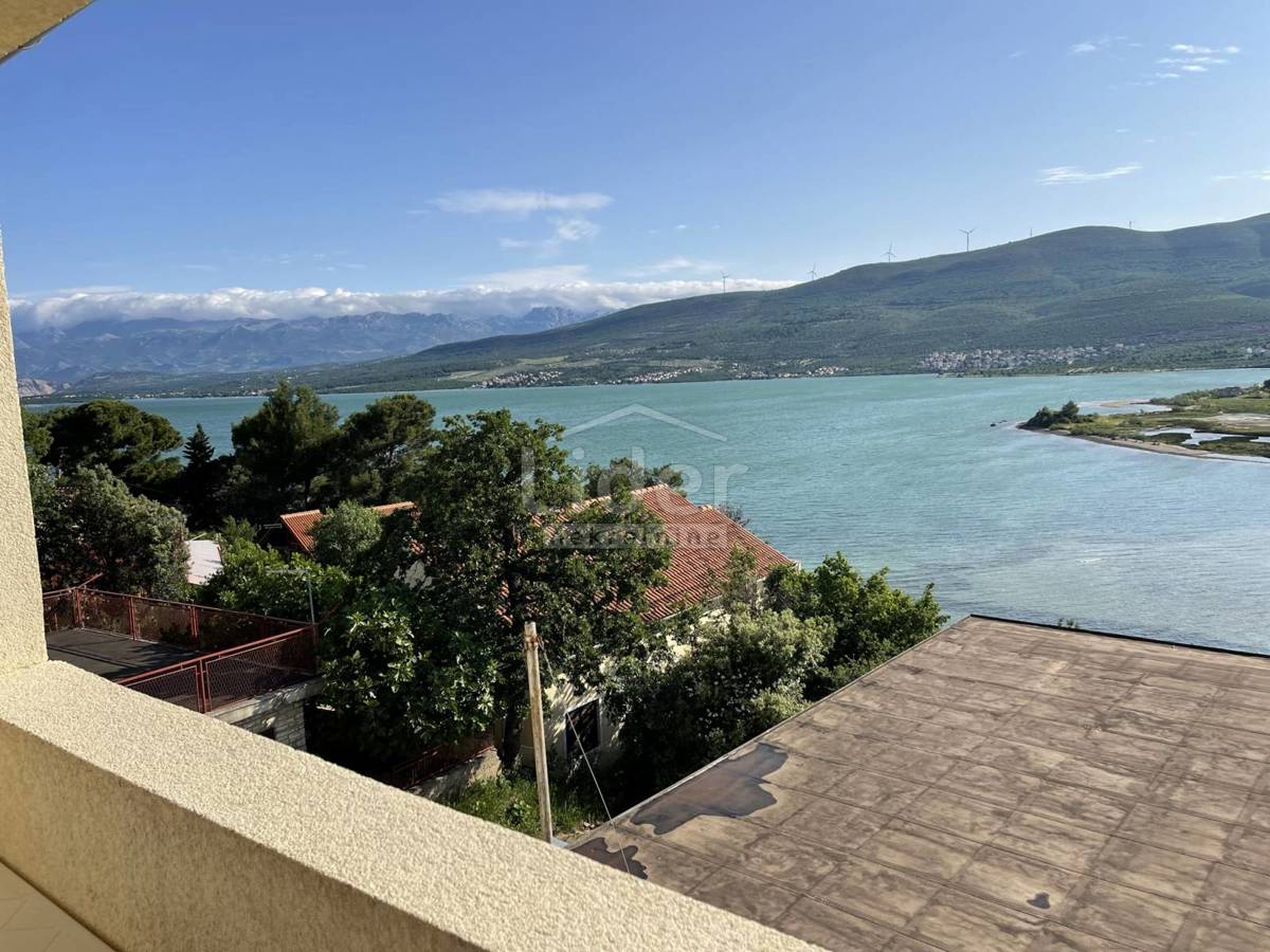 Hiša Donji Karin, 180m2