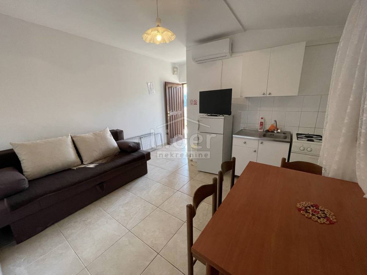 Hiša Donji Karin, 180m2