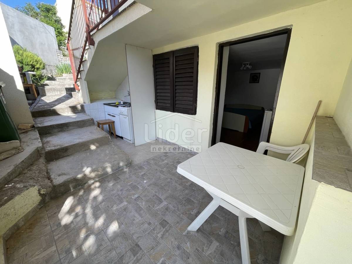 Hiša Donji Karin, 180m2