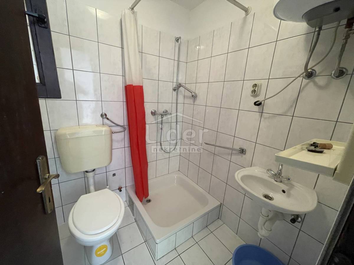 Hiša Donji Karin, 180m2