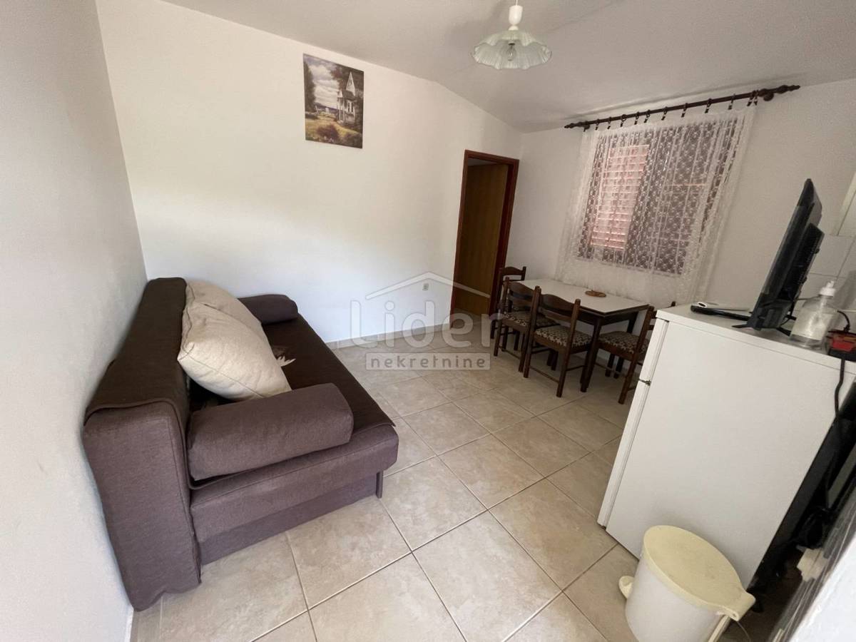 Hiša Donji Karin, 180m2