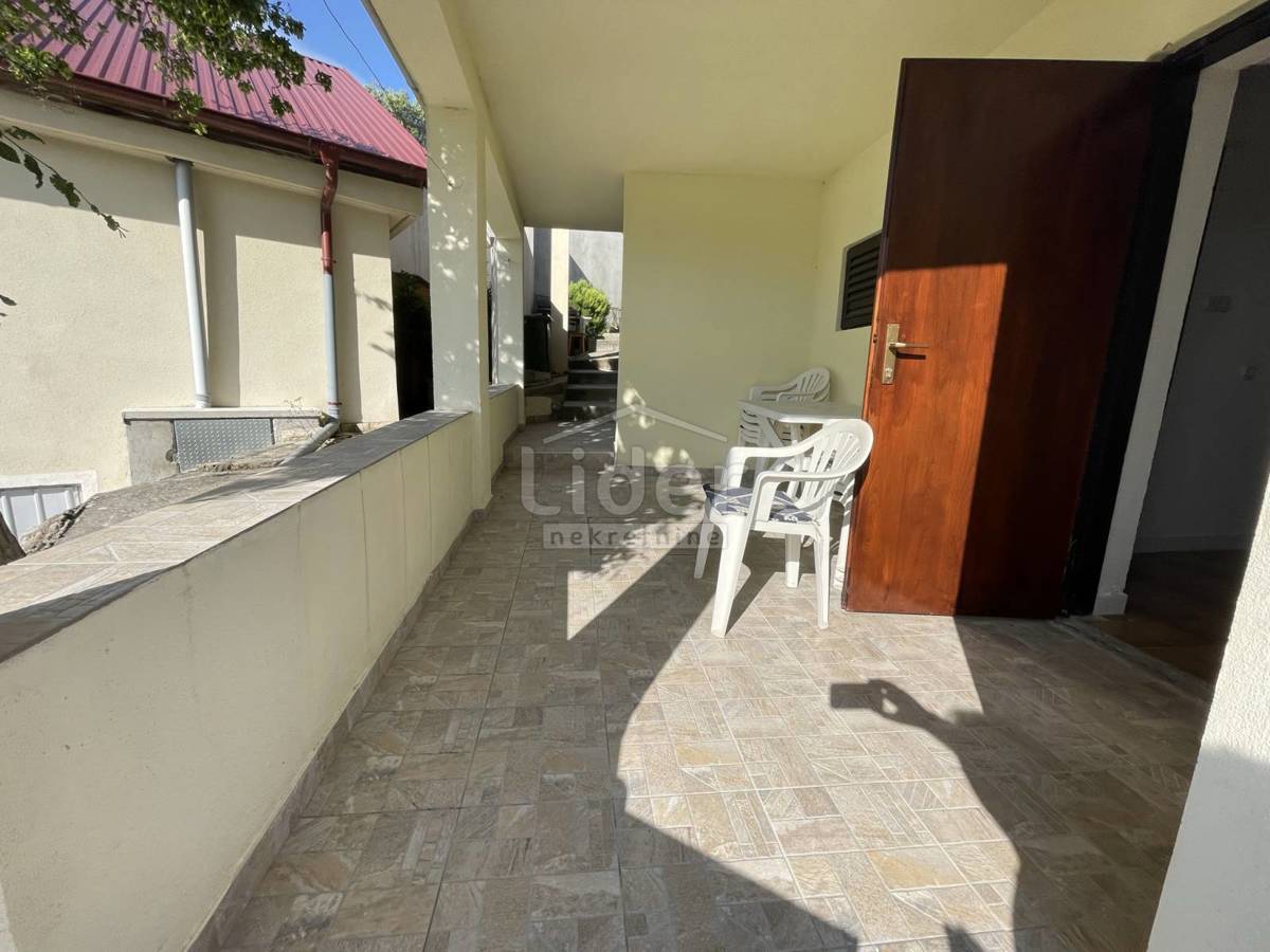 Hiša Donji Karin, 180m2