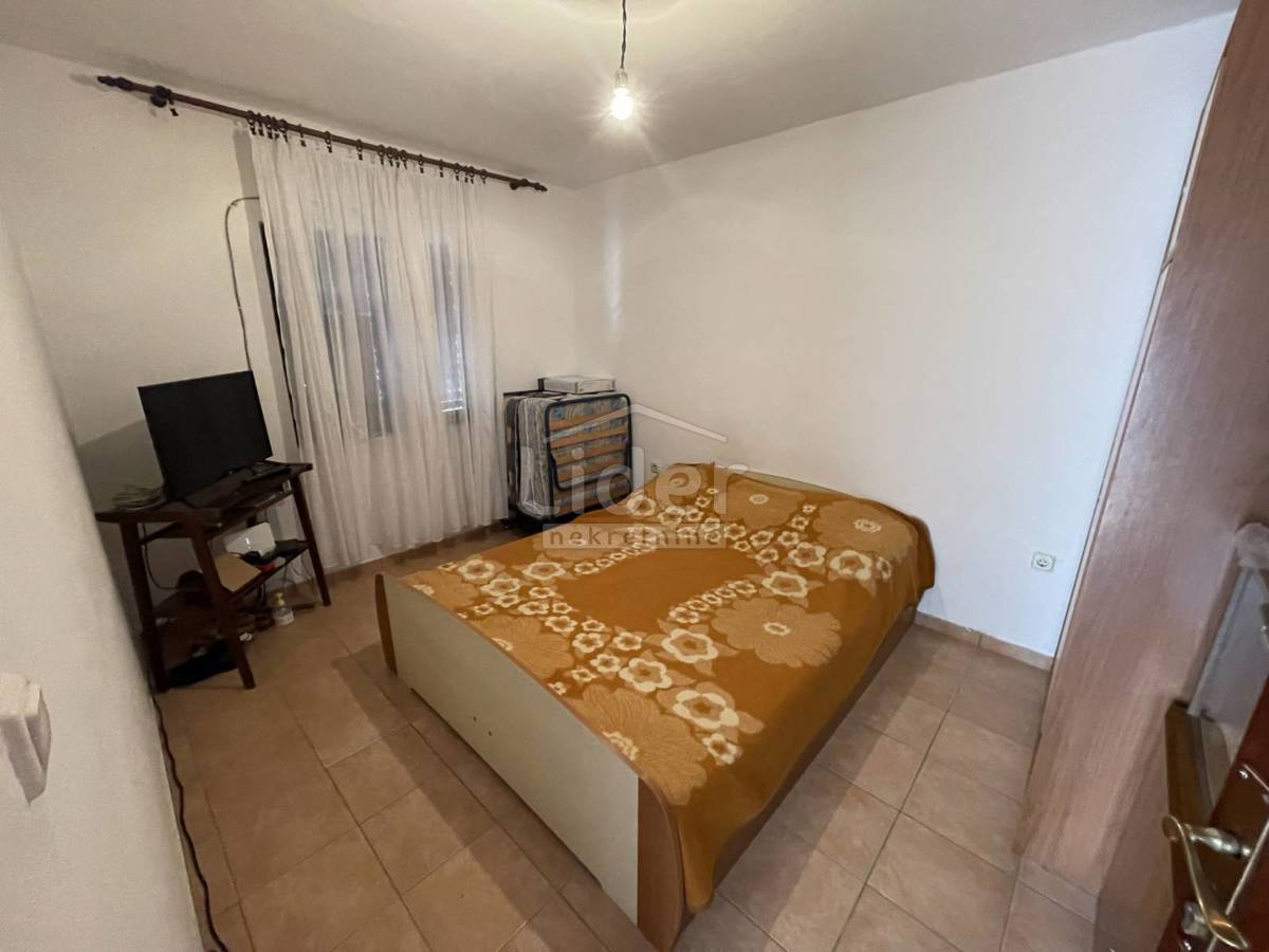 Hiša Donji Karin, 180m2