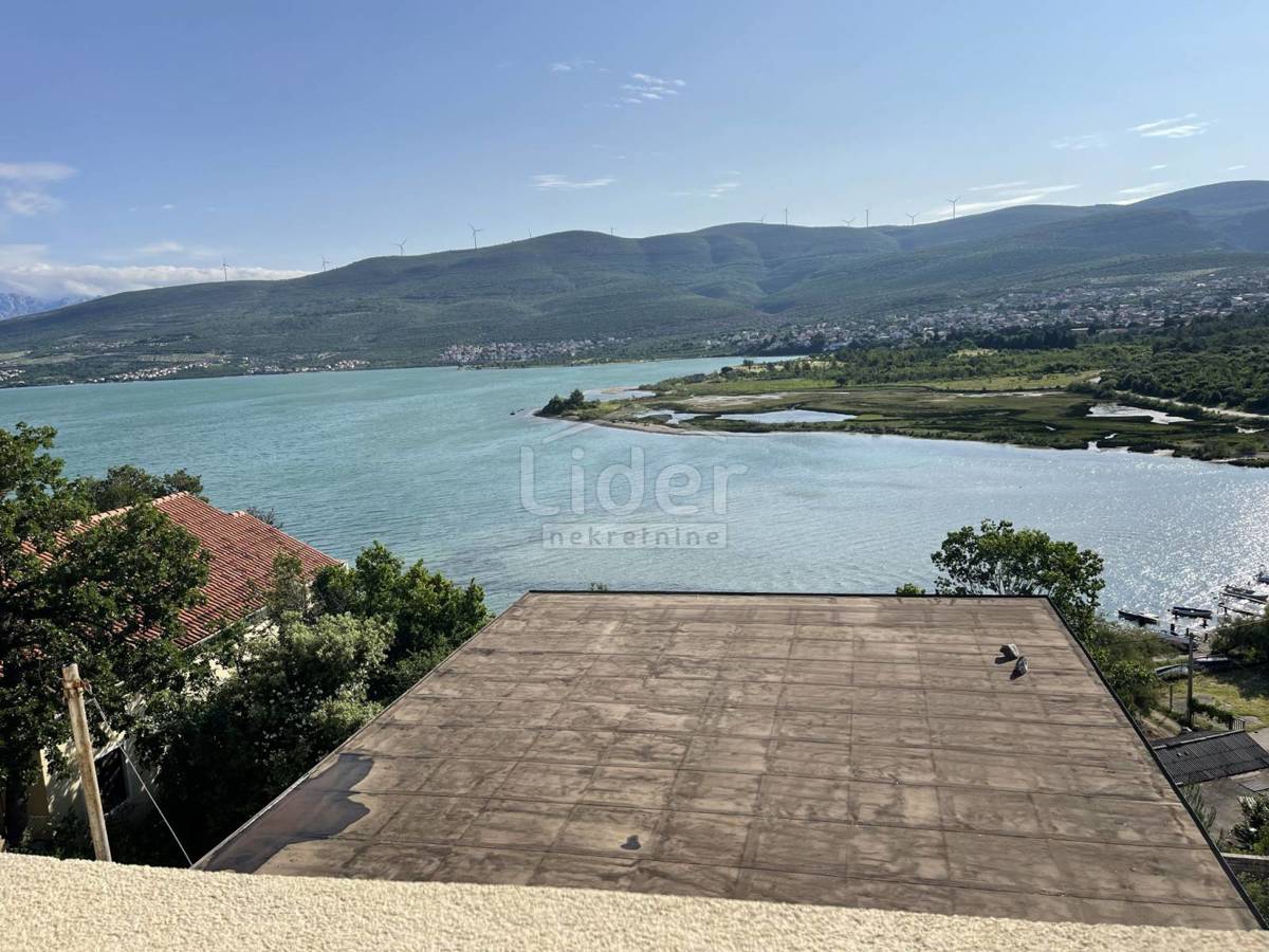 Hiša Donji Karin, 180m2