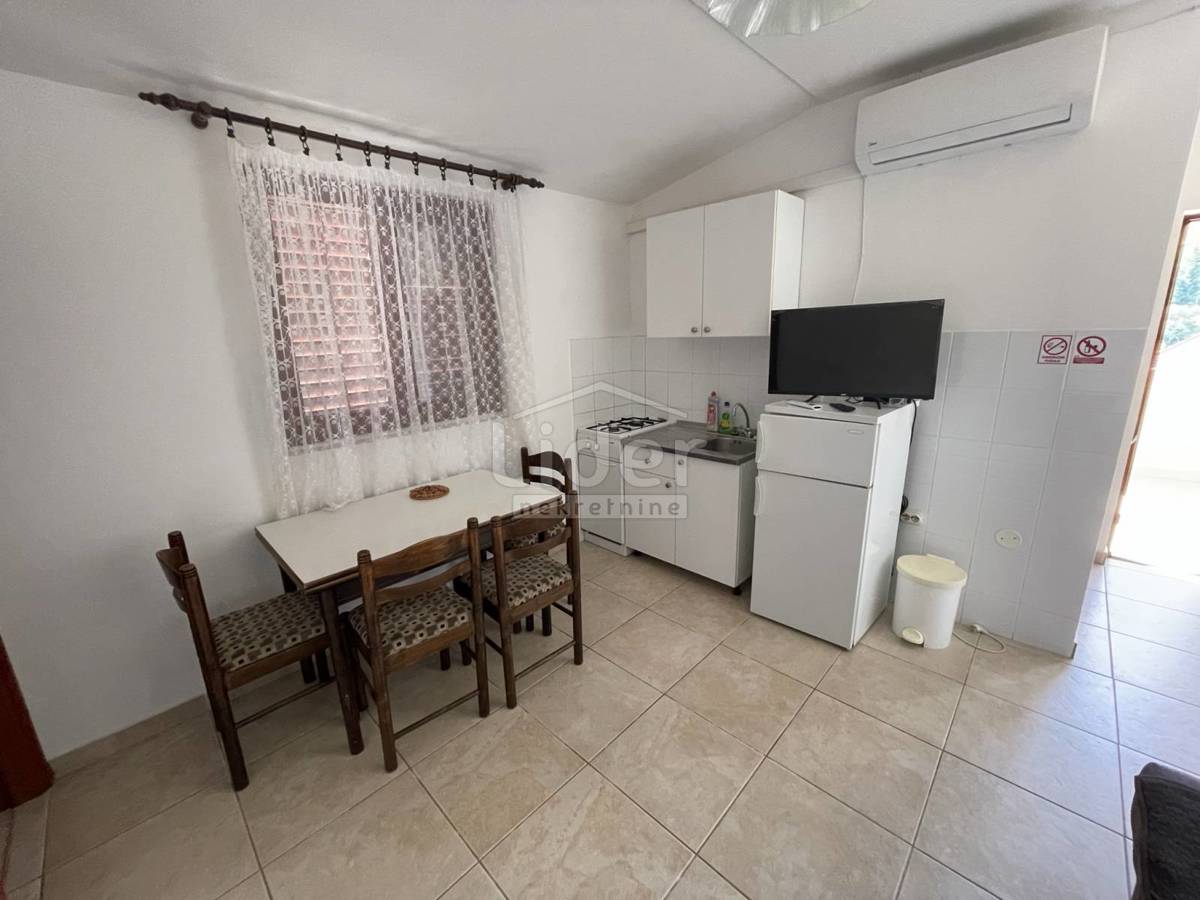 Hiša Donji Karin, 180m2