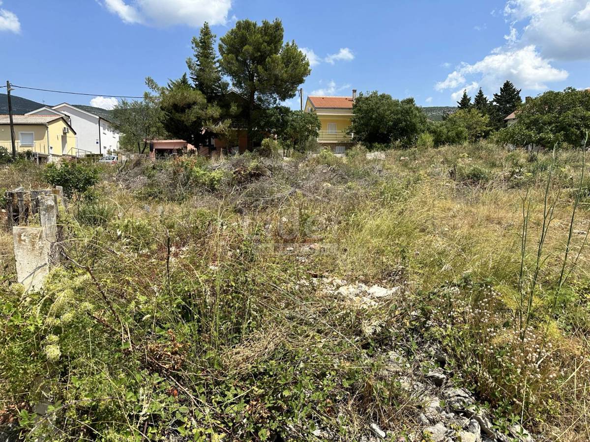 Zemljišče Gornji Karin, 565m2