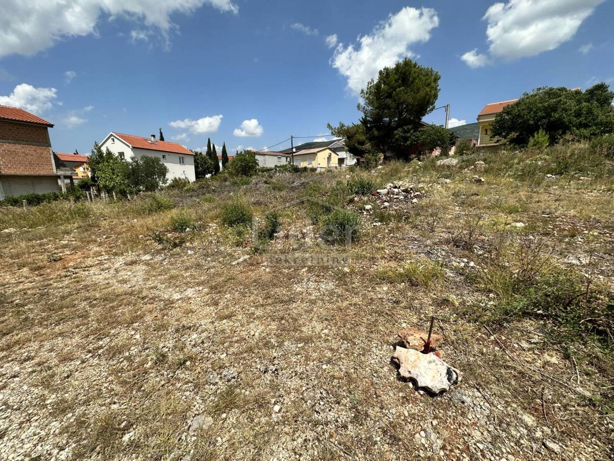 Zemljišče Gornji Karin, 565m2