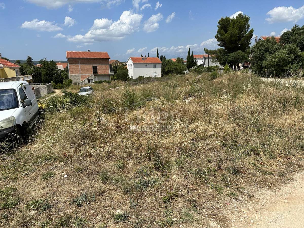 Zemljišče Gornji Karin, 565m2