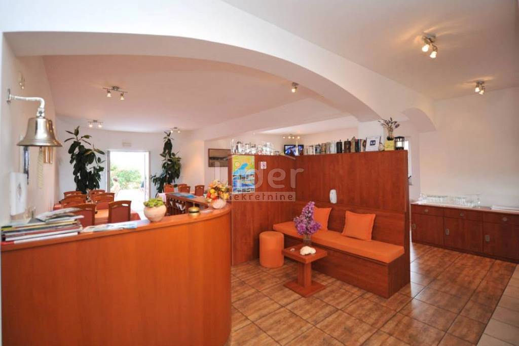 Poslovni prostor Novalja, 1000m2