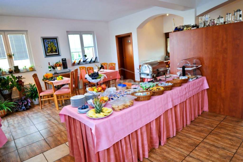 Poslovni prostor Novalja, 1000m2