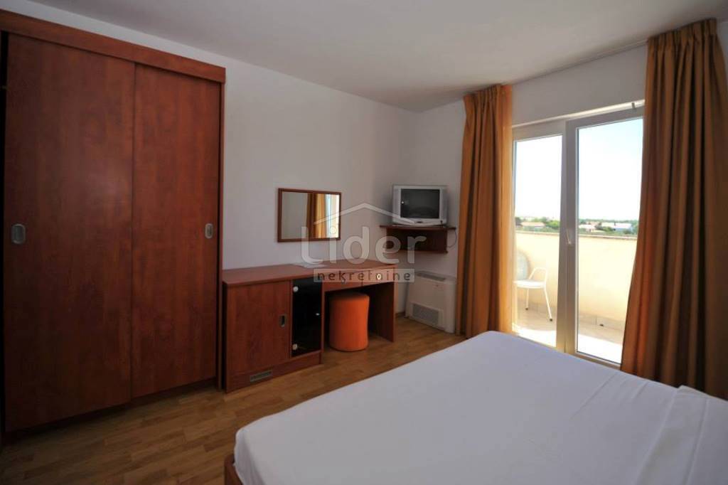 Poslovni prostor Novalja, 1000m2