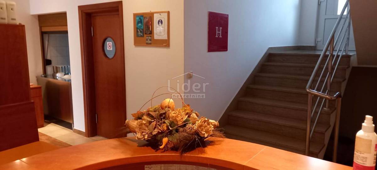 Poslovni prostor Novalja, 1000m2