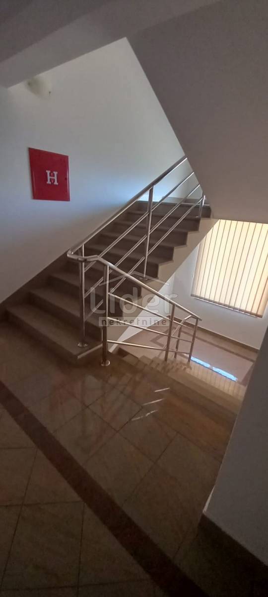 Poslovni prostor Novalja, 1000m2