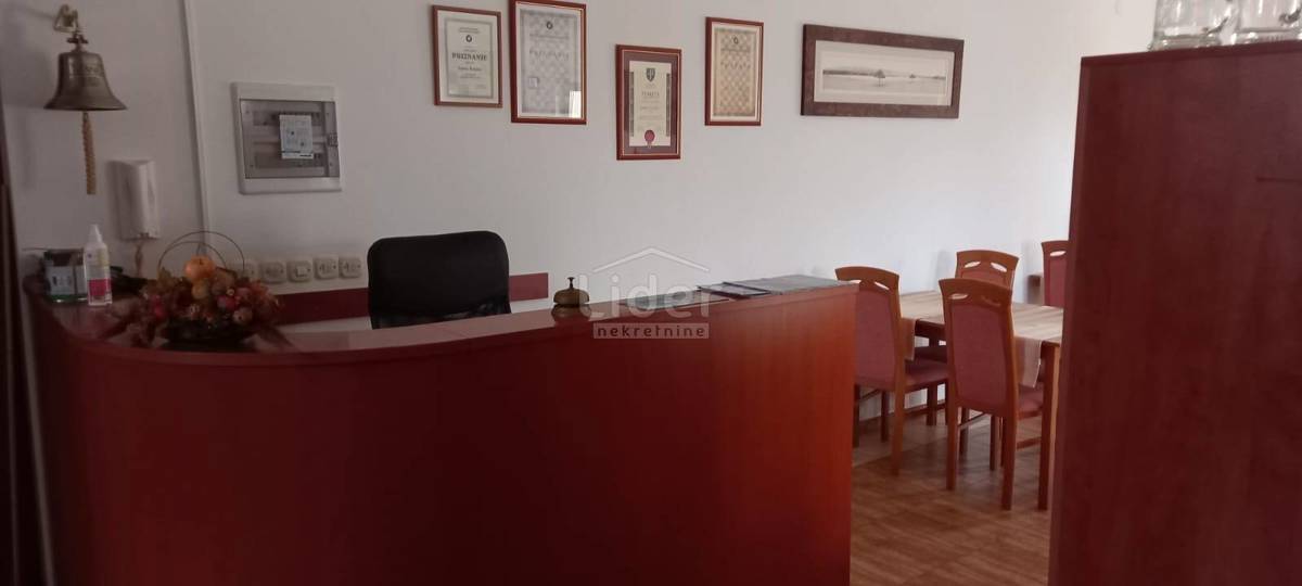 Poslovni prostor Novalja, 1000m2