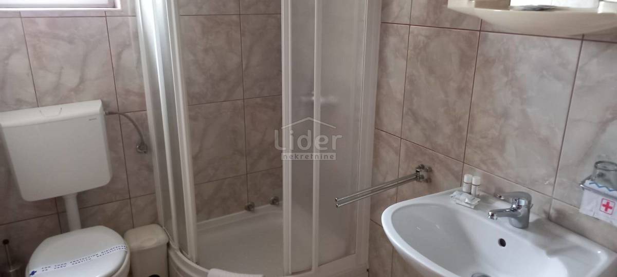 Poslovni prostor Novalja, 1000m2