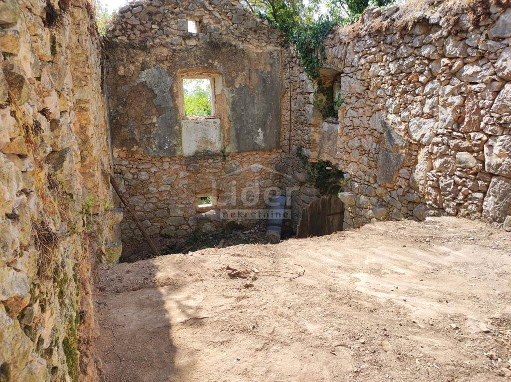 Zemljišče Hreljin, 1665m2