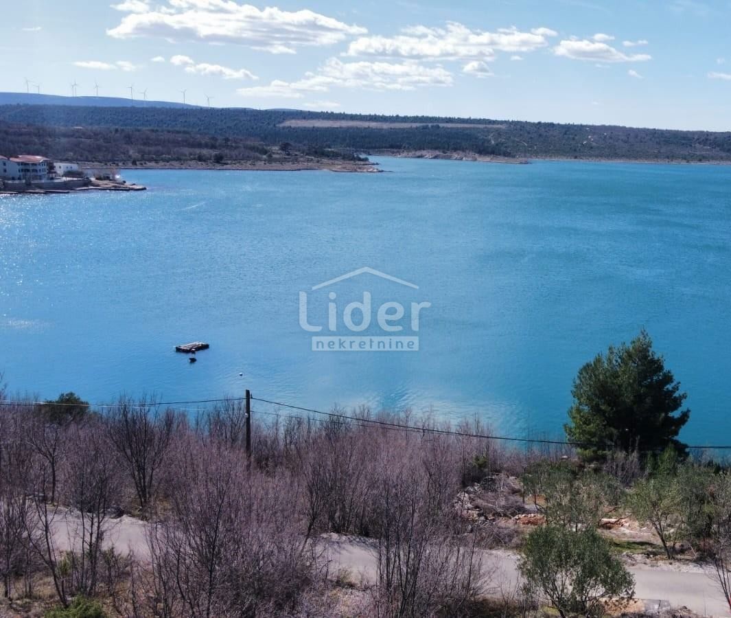 Zemljišče Kruševo, 963m2