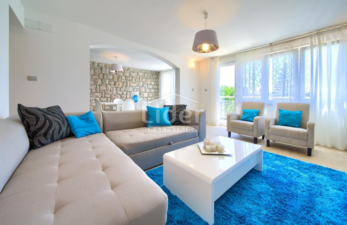 Hiša Novi Vinodolski, 192m2