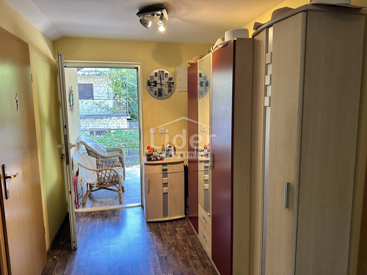 Hiša Donji Karin, 190m2