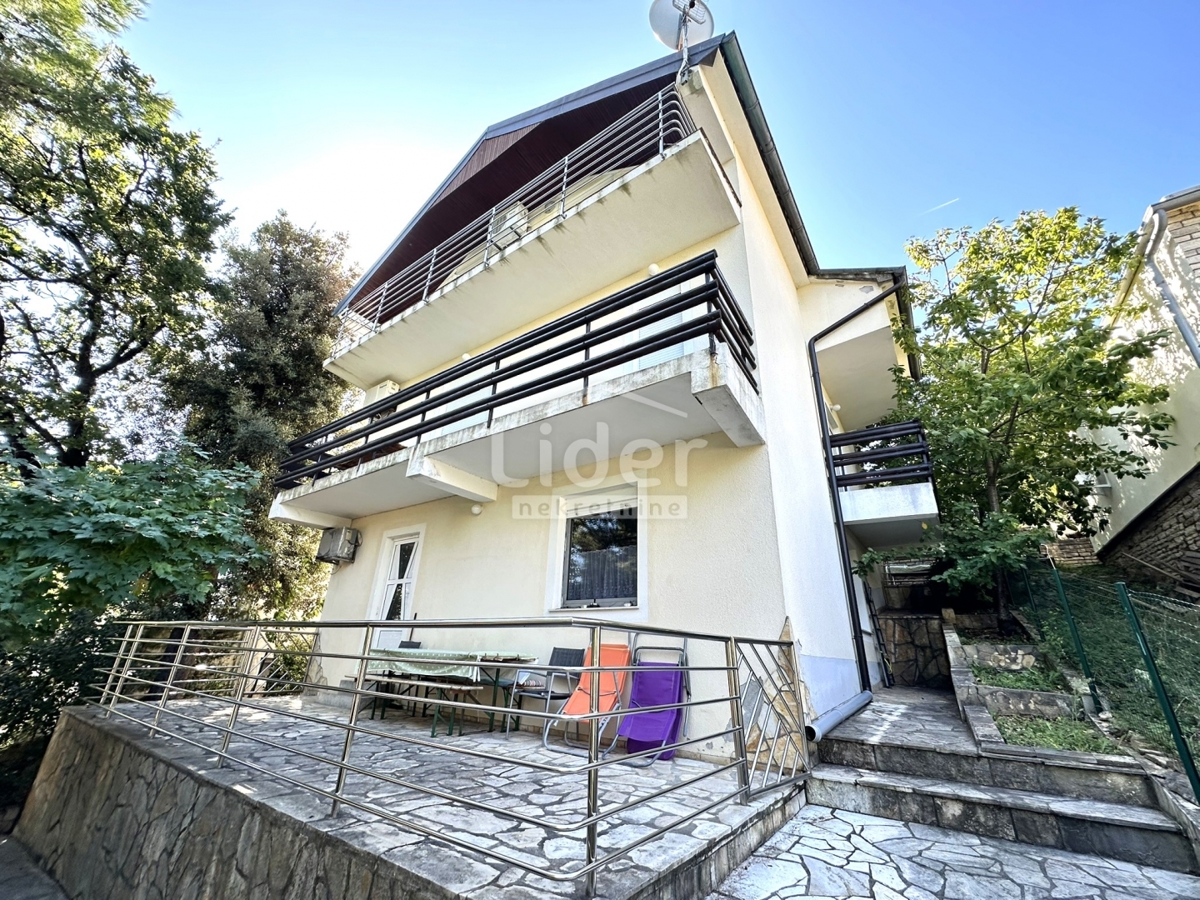 Hiša Donji Karin, 190m2