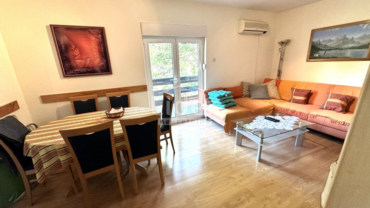 Hiša Donji Karin, 190m2