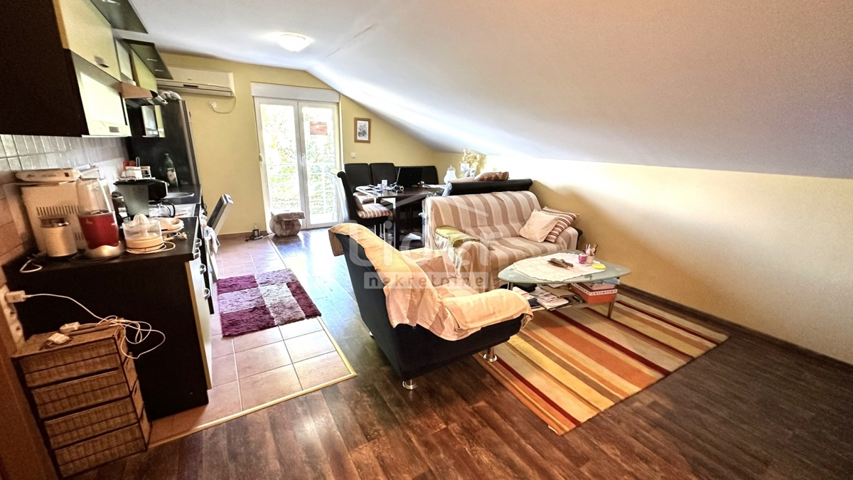 Hiša Donji Karin, 190m2