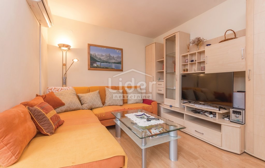 Hiša Donji Karin, 190m2