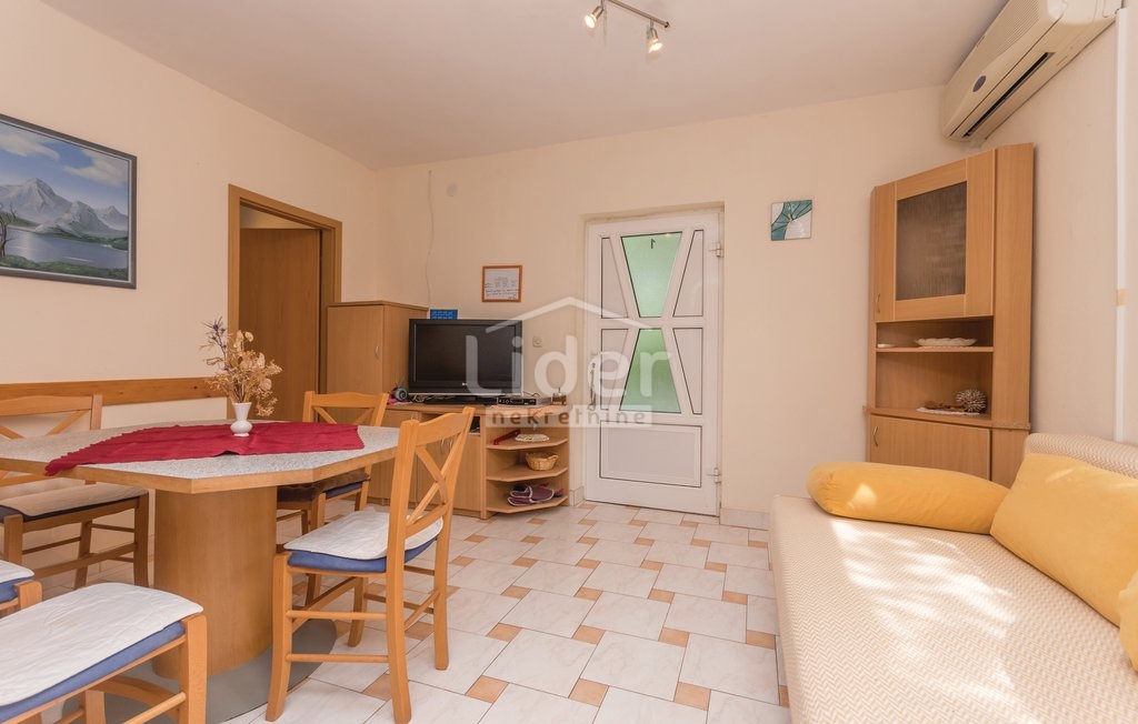 Hiša Donji Karin, 190m2