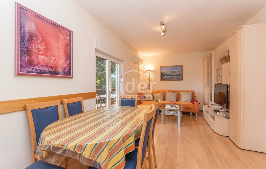 Hiša Donji Karin, 190m2