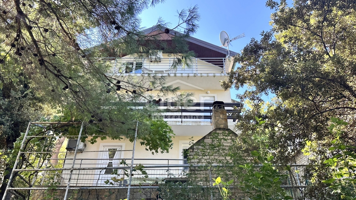 Hiša Donji Karin, 190m2