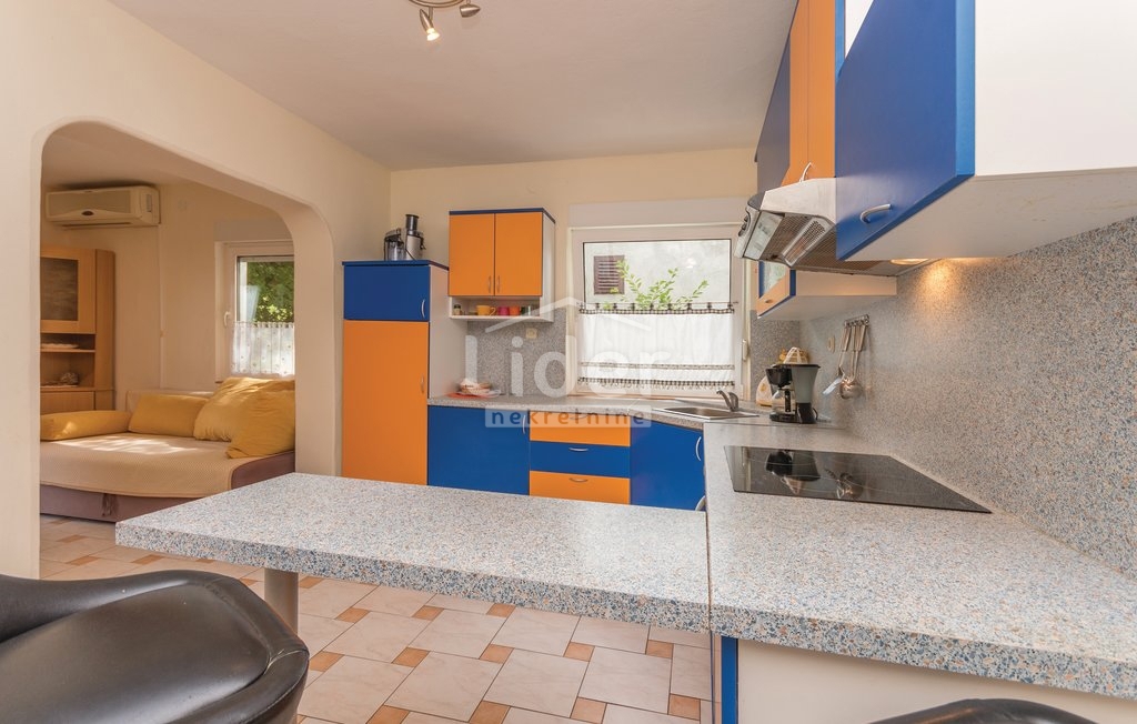 Hiša Donji Karin, 190m2