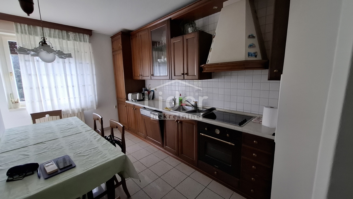 Stanovanje Marčeljeva Draga, 74m2