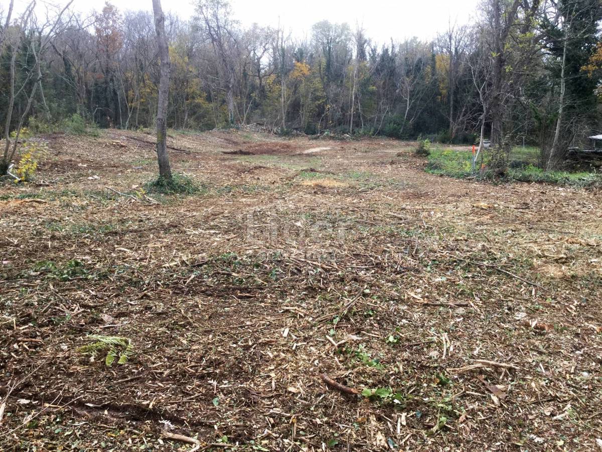 Zemljišče Kršan, 2707m2