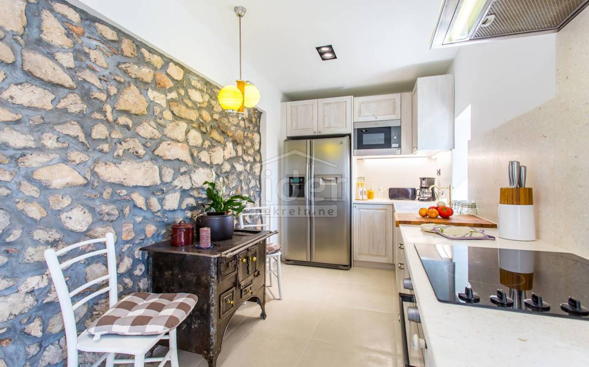 Hiša Dobrinj, 287m2